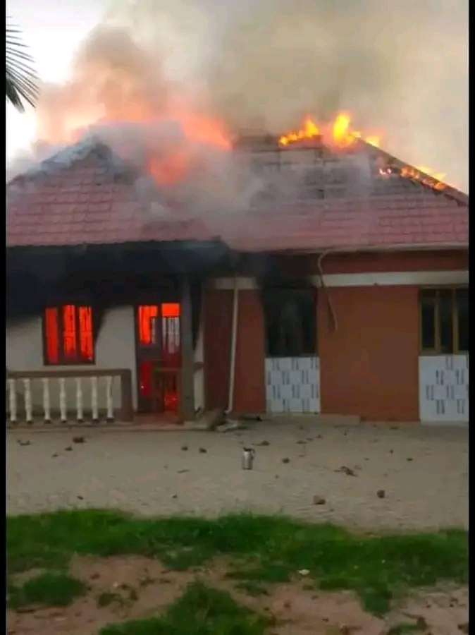 Unknown people have set Ablaze on renown singer Dj Levi Nyamagoya's house in Kitagwenda